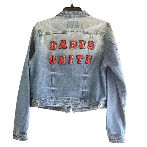 Gianni Bini “Babes Unite” Denim Jacket – Size Large - Picture 3 of 8